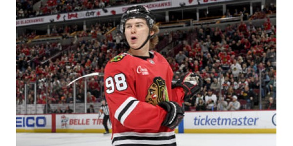 Connor Bedard solmii viisivuotisen jatkosopimuksen Chicago Blackhawksin kanssa